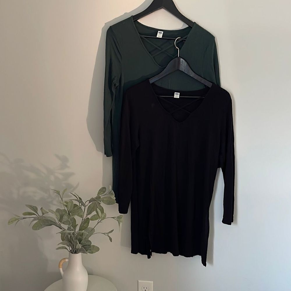 Old Navy Shirt Bundle. Size Medium ‎  Black and Teal Green